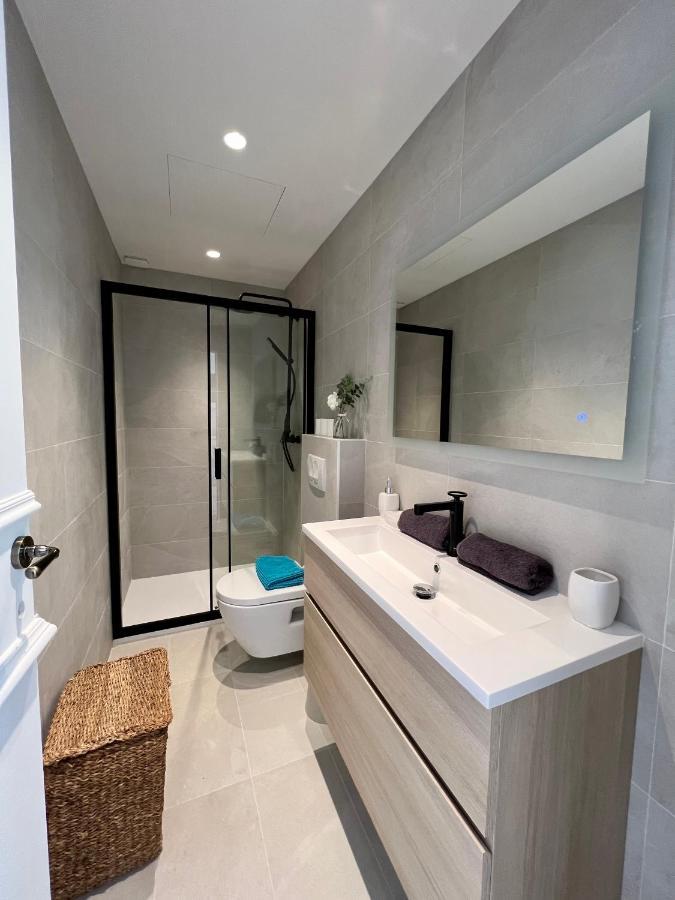 Amazing New Property In The Heart Of The Old Town Of Antibes Ngoại thất bức ảnh