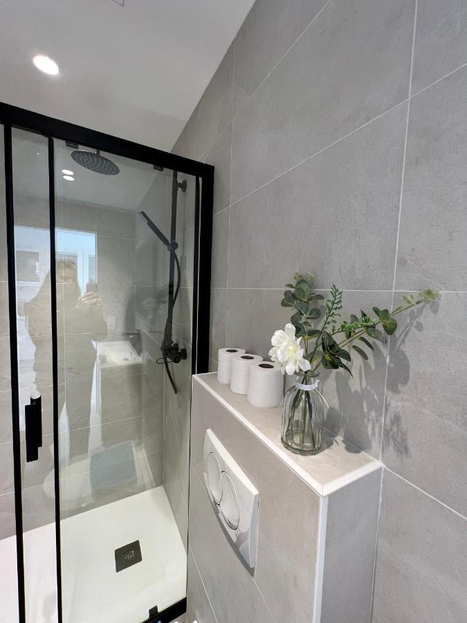 Amazing New Property In The Heart Of The Old Town Of Antibes Ngoại thất bức ảnh