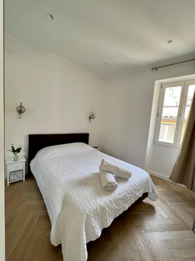 Amazing New Property In The Heart Of The Old Town Of Antibes Ngoại thất bức ảnh
